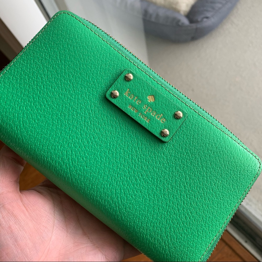 Bright Green Kate Spade Wallet - Like New